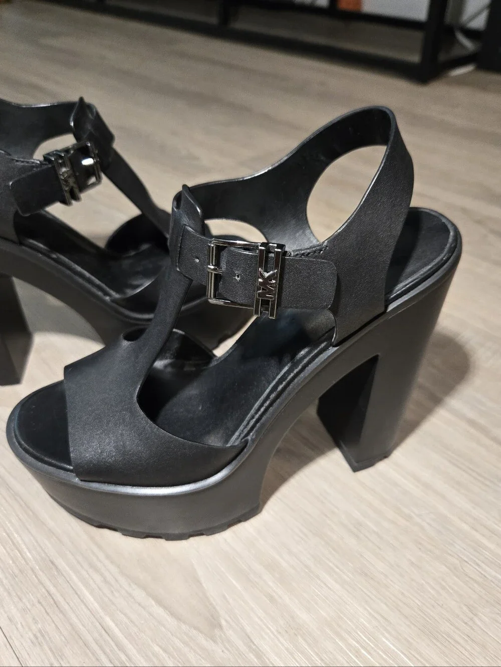 MICHAEL Michael Kors Sinead Leather Platform Sandals Black Sz 6.5